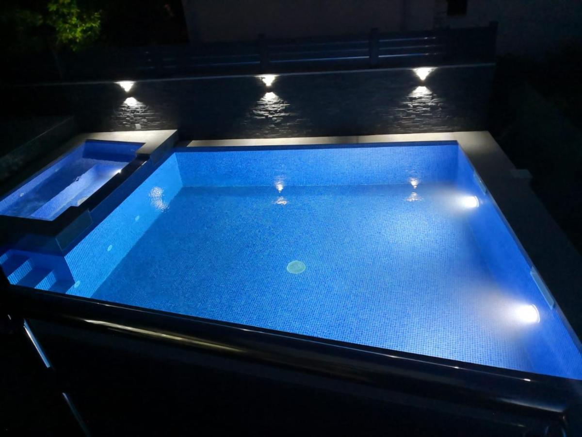 Apartments Blazevic, Heated Pool&Jacuzzi Dramalj Eksteriør bilde