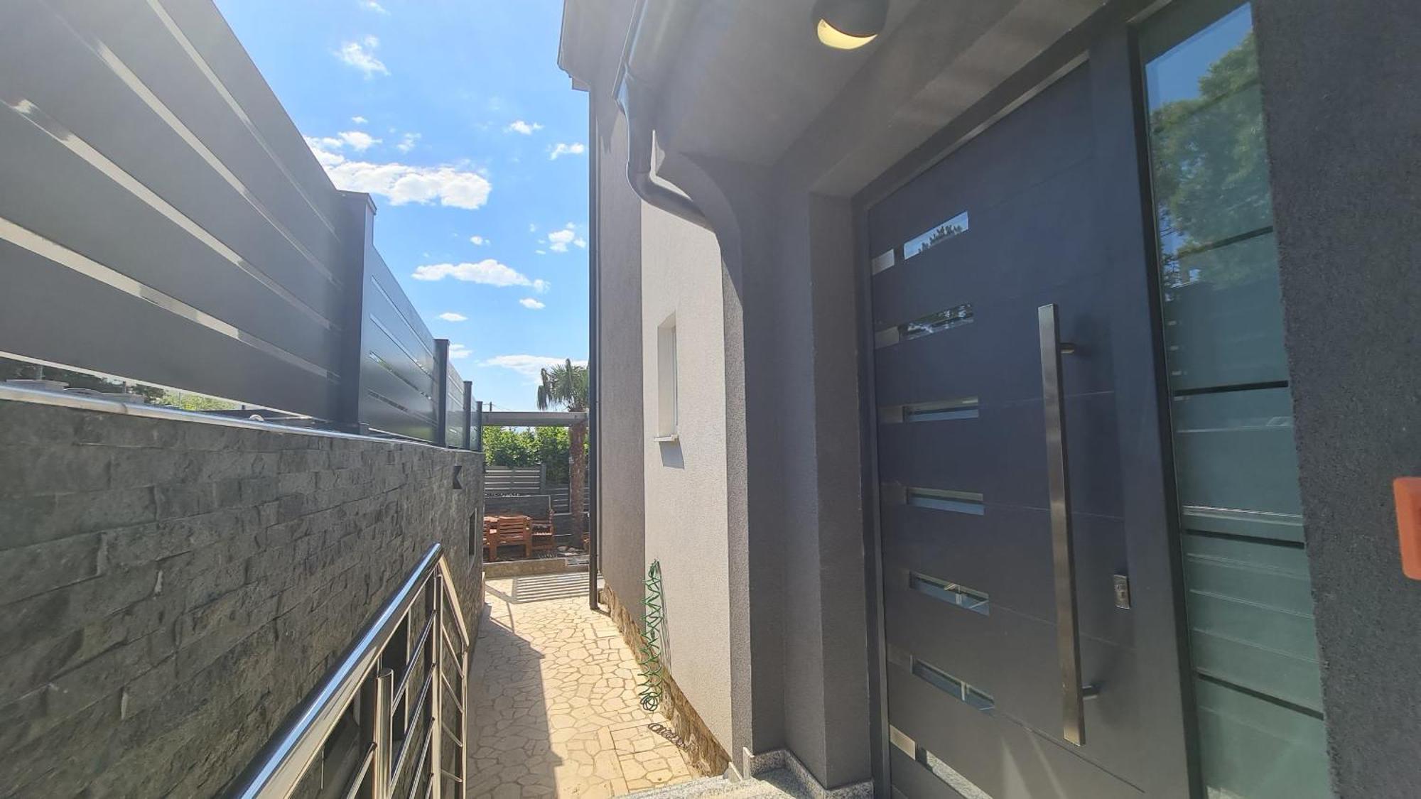 Apartments Blazevic, Heated Pool&Jacuzzi Dramalj Eksteriør bilde